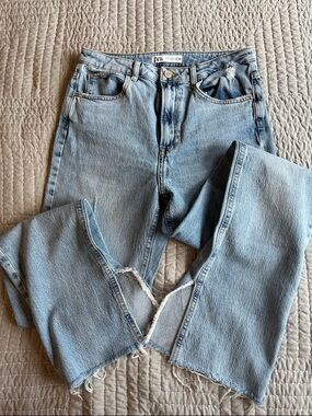 Zara Light Blue Distressed Raw Hem Jeans With Inner Leg Slit at Hem Women’s 8